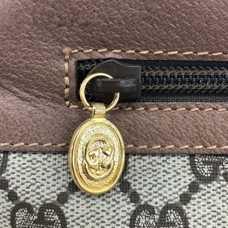 Gucci GG Supreme Clutch Bag 014.58.6086 thumbnail