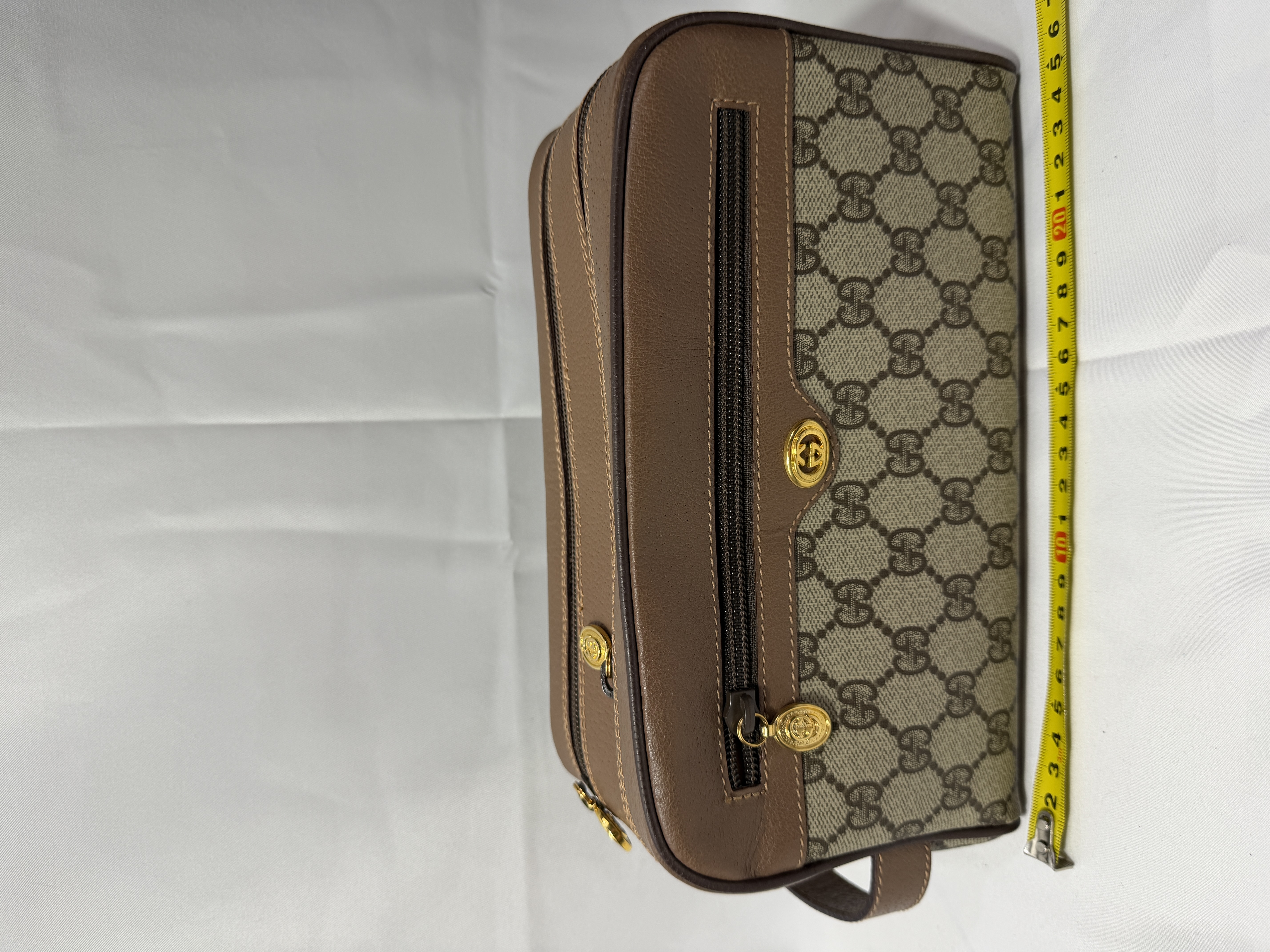 Gucci GG Supreme Clutch Bag 014.58.6086 thumbnail