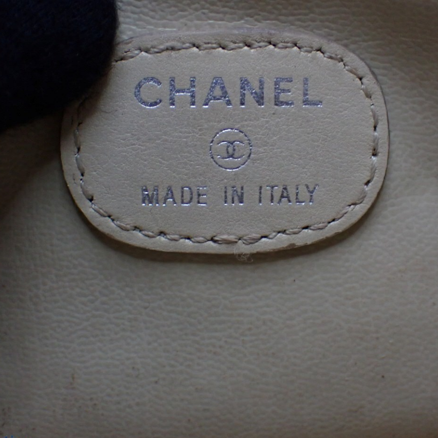 Chanel Vintage CC Logo Horizontal Vanity Case thumbnail