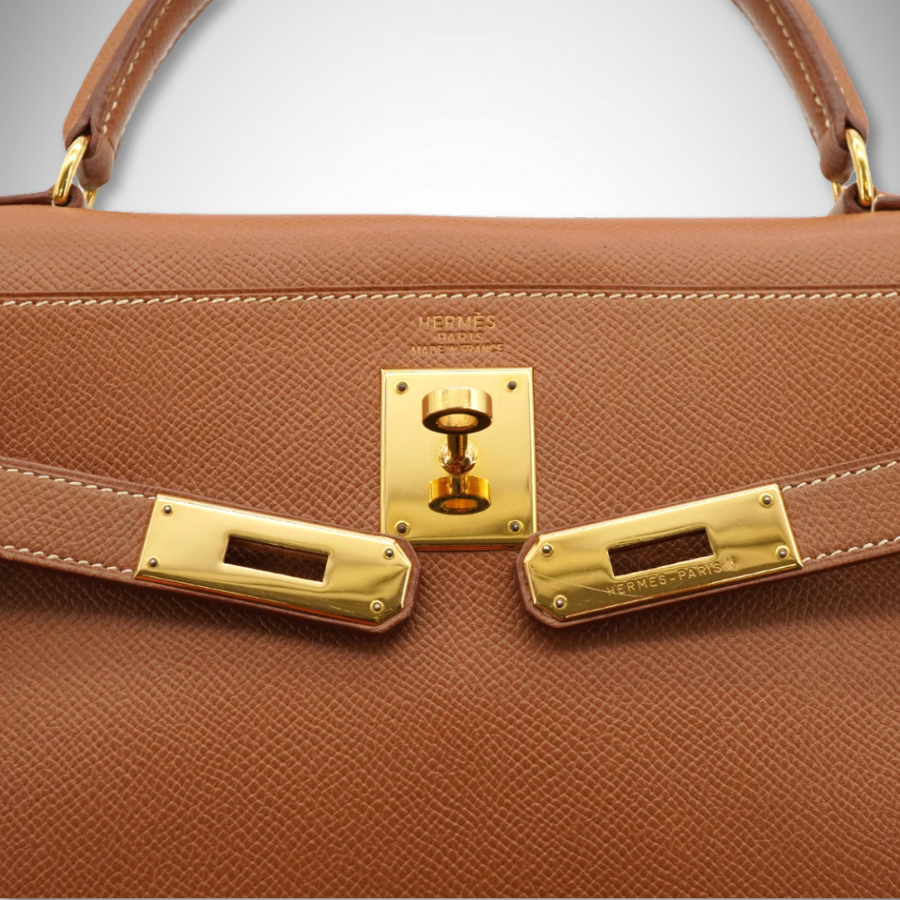 Hermès Vintage Archival Kelly 32 Retourne Gold Square A Gold Hardware thumbnail