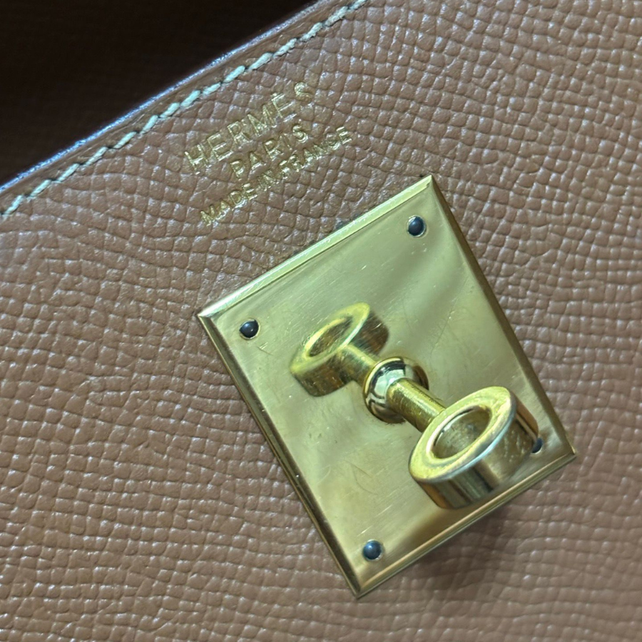 Hermès Vintage Kelly 32 in Gold Epsom Leather Gold Hardware ○Z Stamp No Strap thumbnail