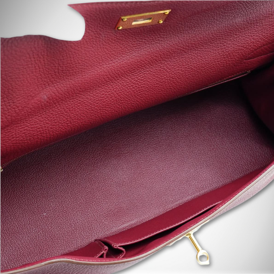 Hermès Shoulder Kelly 42 in Rubis Taurillon Clemence Leather Gold Hardware Square O stamp (2011) thumbnail