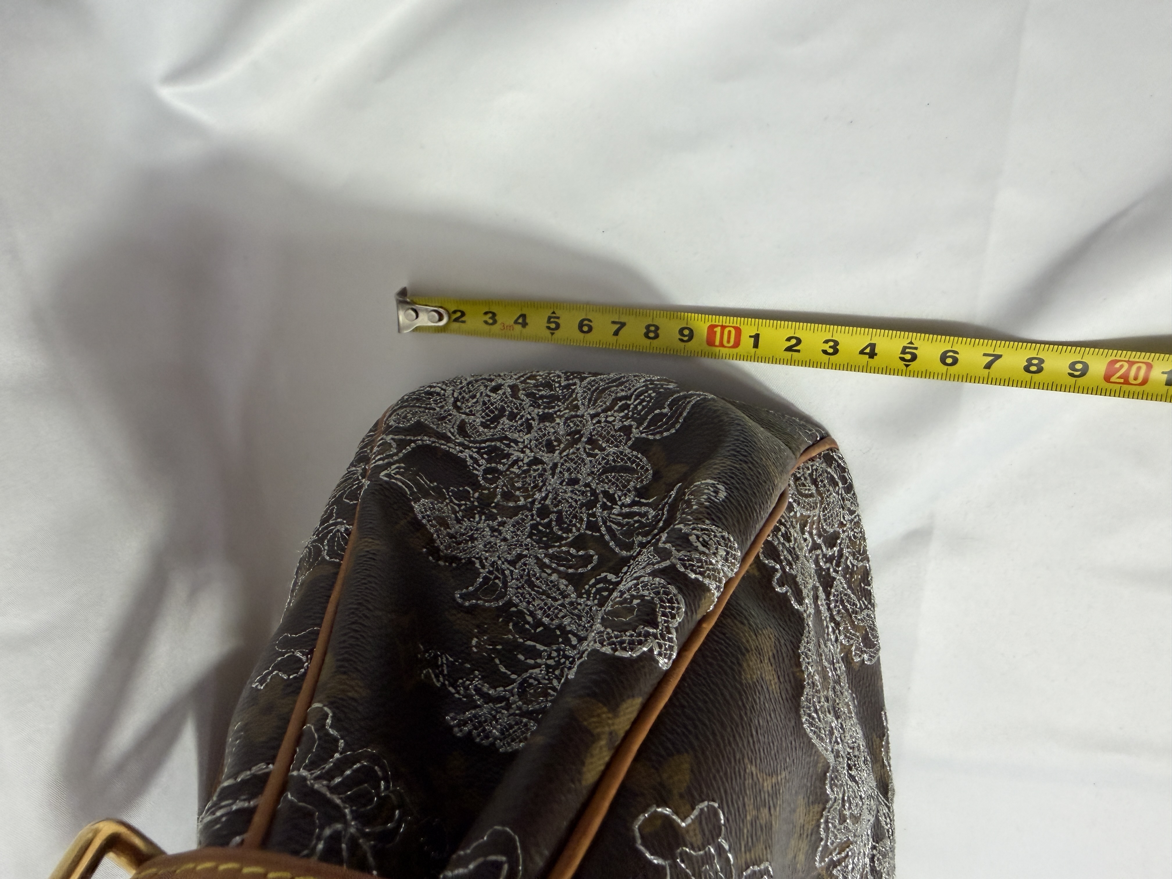 Louis Vuitton Monogram Dentelle Batignolles Horizontal M95399 CA0097 Brown thumbnail