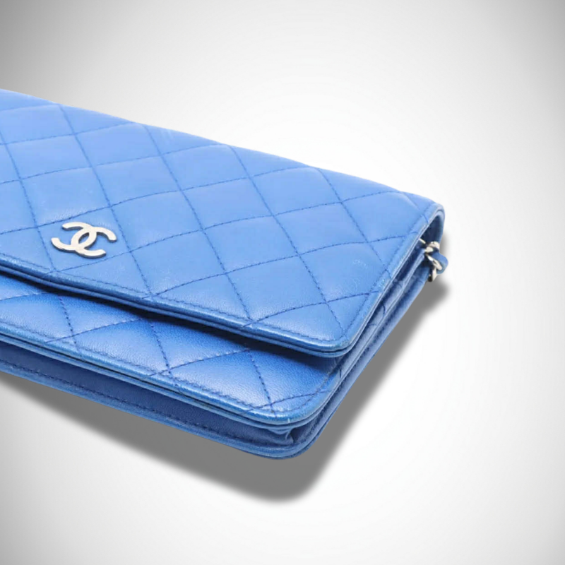 Chanel Classic Quilted Wallet on Chain thumbnail