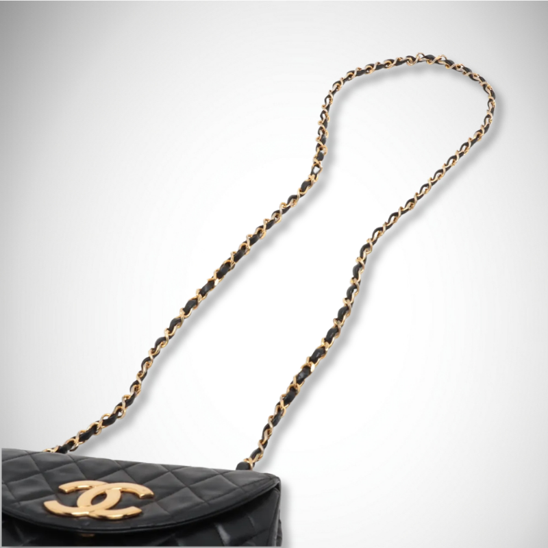 Chanel Vintage Matelassé Round Flap Bag thumbnail